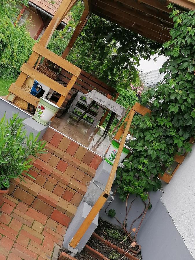 Menta Apartman Mezokovesd Exterior photo