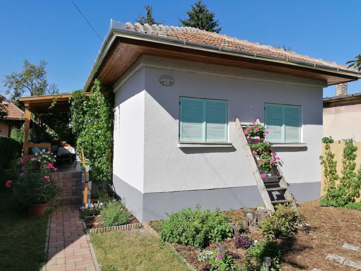 Menta Apartman Mezokovesd Exterior photo