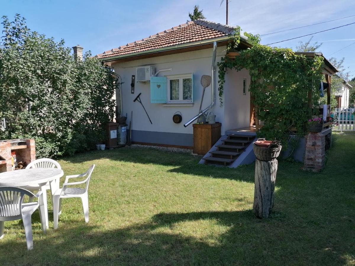 Menta Apartman Mezokovesd Exterior photo